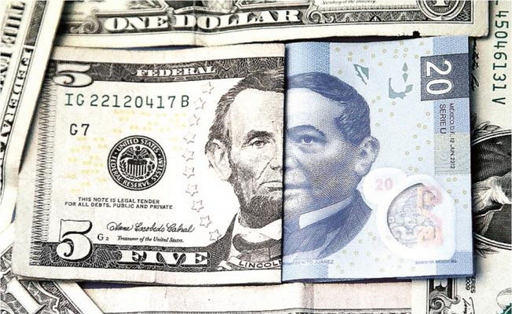 Dólar inicia semana en 19.15 pesos en el aeropuerto de la CDMX