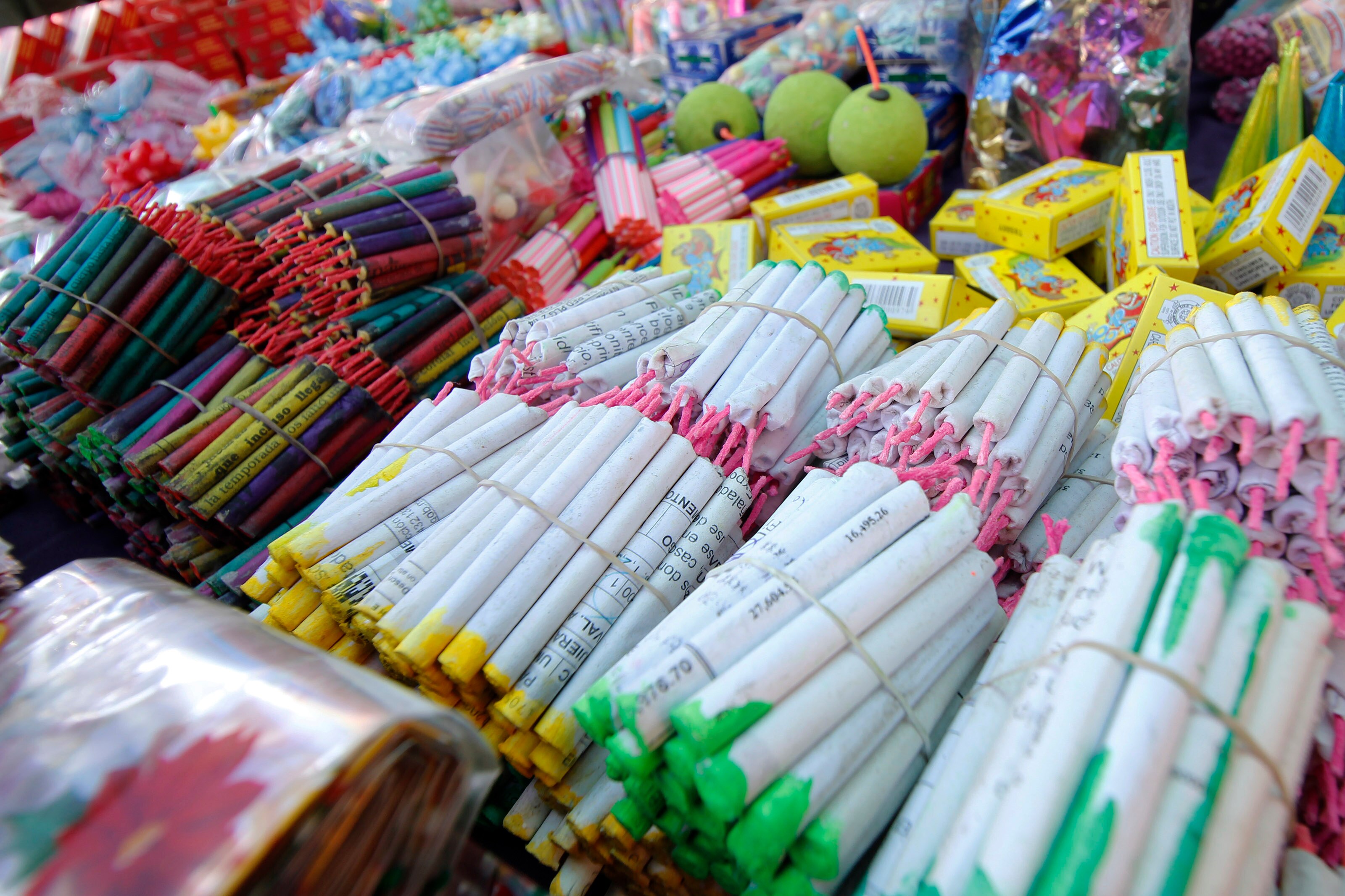 Preparan cursos de capacitación para vendedores de pirotecnia