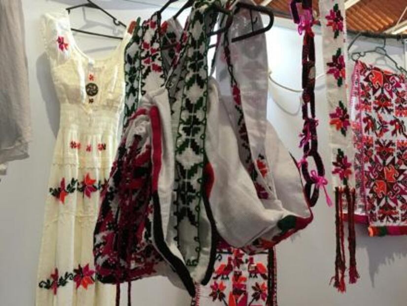 Romelia García mantiene viva la cultura Teenek a través del bordado