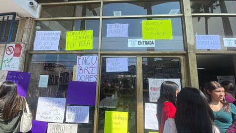 Con marcha y protesta, alumnos de la UASLP piden justicia por abuso sexual  