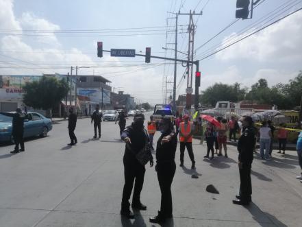Manifestantes bloquean avenida en Soledad en exigencia de drenaje