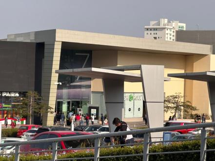 Reportan aumento de tarifas de estacionamiento en centro comercial de San Luis