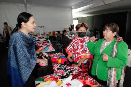 Senado de México se vuelve potosino; inauguran muestra de artesanías y folclor de SLP
