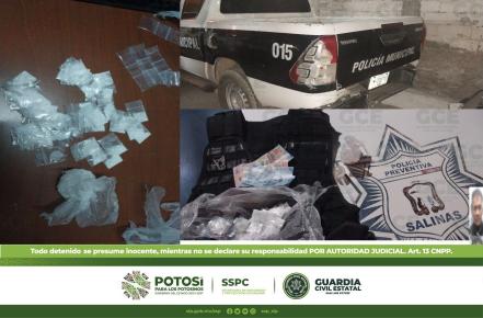 Detienen a dos policías municipales de Salinas; los señalan de vender droga a bordo de patrulla