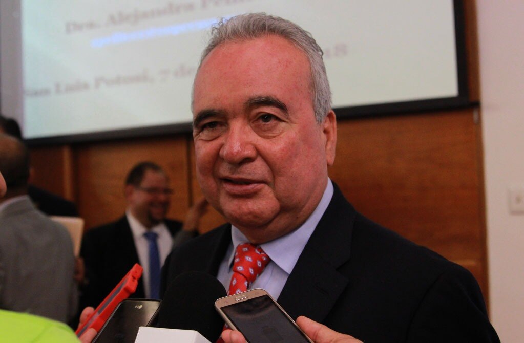 Ilegal que se condicione entrega de documentos al cierre del ciclo escolar