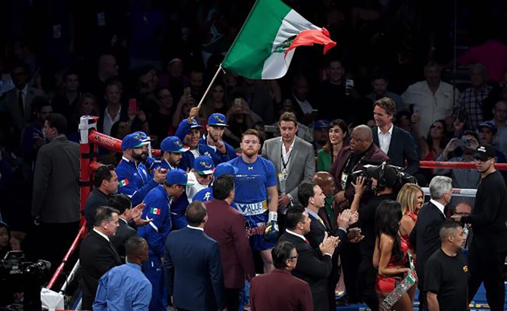 'Canelo' Álvarez pide a López Obrador ser un buen presidente