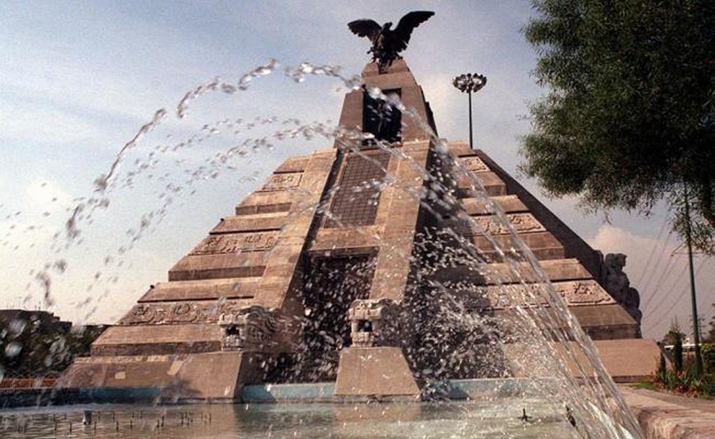 La glorieta de La Raza en la CDMX. Foto: Archivo EL UNIVERSAL