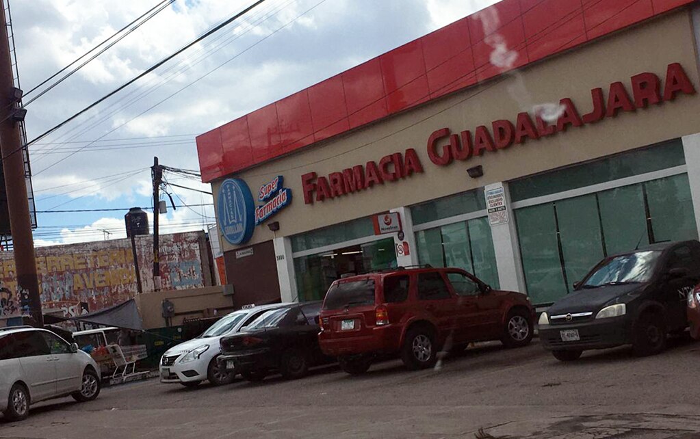 Por inseguridad, farmacias modifican sus horarios de atención