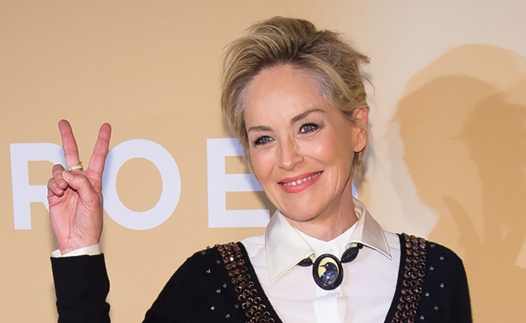 Sharon Stone busca citas en internet, aplicación la bloquea