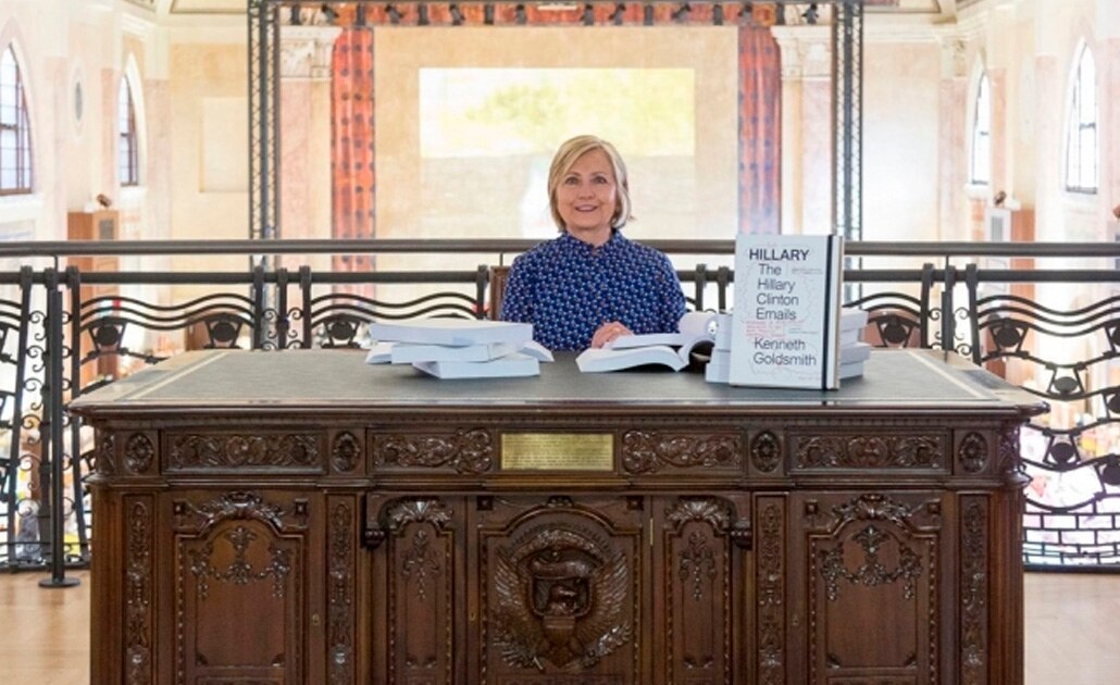Exhiben correos de Hillary Clinton en Venecia
