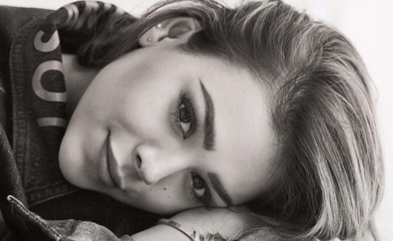 Danna Paola protagoniza la nueva portada de la revista Elle España