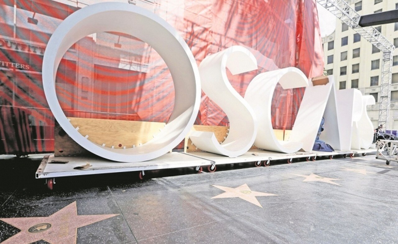  Colocan la alfombra roja e inicia cuenta regresiva para los Oscar