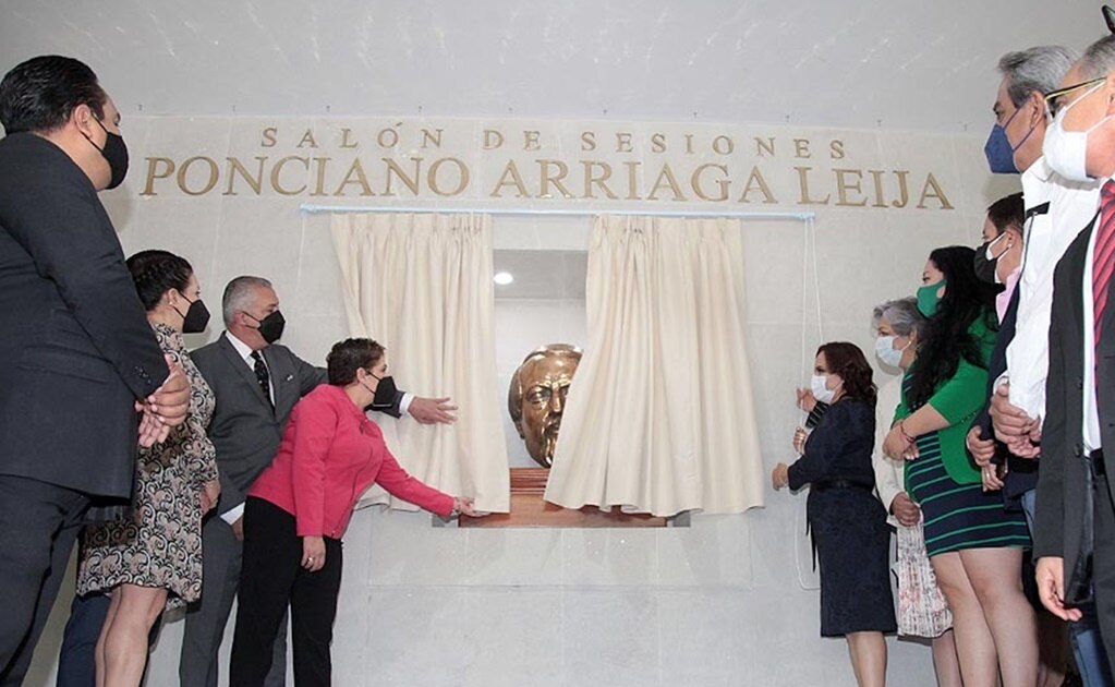 Tras ser vandalizado, restauran busto de Ponciano Arriaga y lo regresan al Congreso de SLP