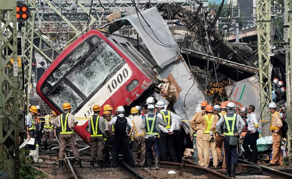 Un muerto y más de 30 heridos por choque de tren con un camión en Japón