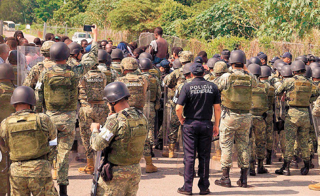 Policías obesos que no entraron a la Guardia Nacional son enviados al INM