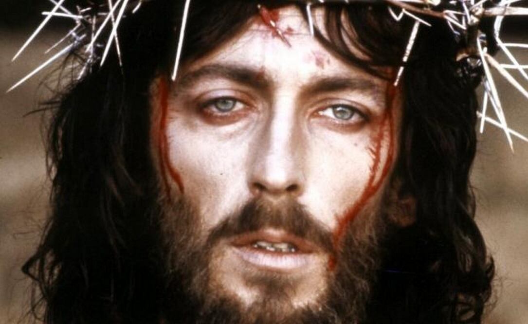 El rostro de Robert Powell interpretando a Jesús se convirtió en una imagen icónica. Foto: GETTY IMAGES