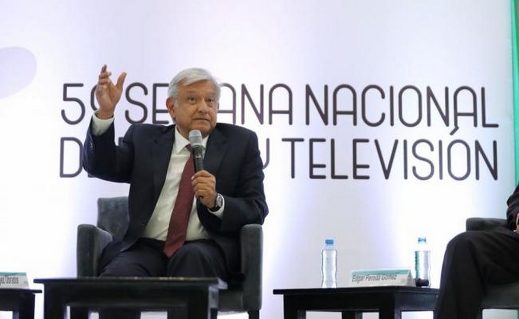 Una minoría rapaz tiene secuestrado al gobierno, responde AMLO a empresarios