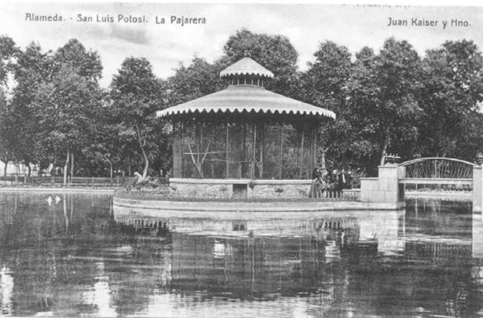 El lago de la alameda era parte de los paseos dominicales de las familias potosinas. Foto: Archivo histórico de SLP
