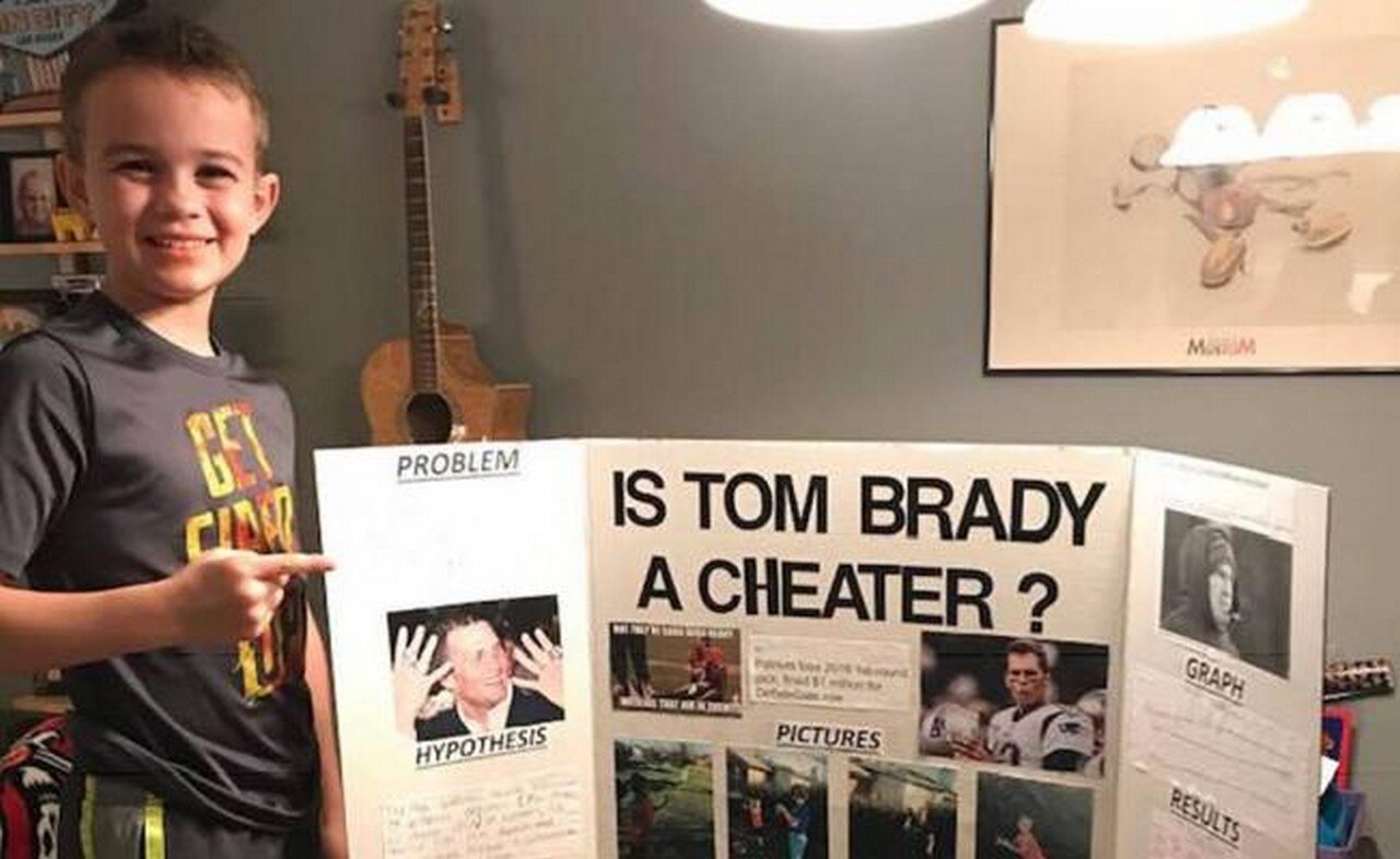 Niño gana concurso con proyecto que denuncia trampas de Brady