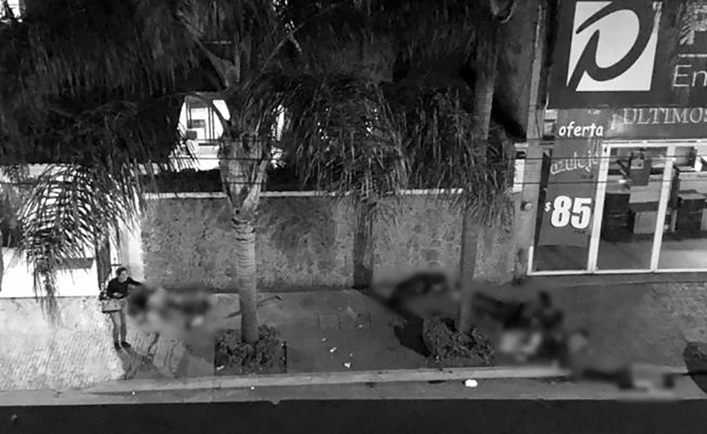 Suman 8 muertos tras ataque a funeraria en Uruapan