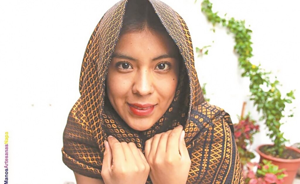 Ofrecen tratar en CDMX a saxofonista atacada con ácido