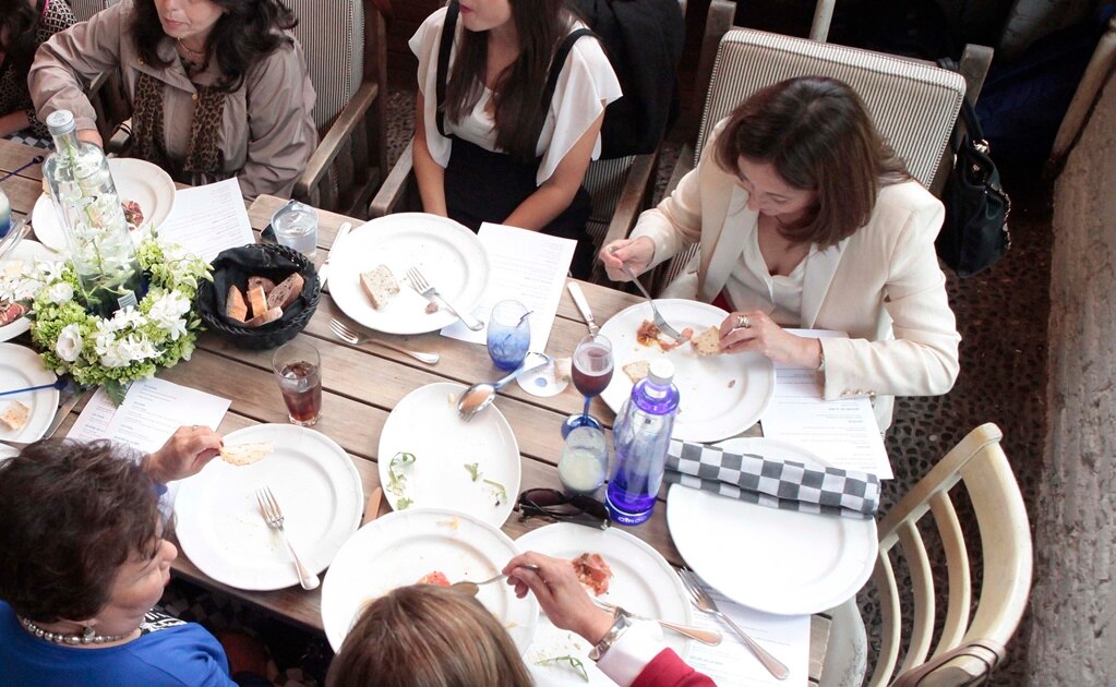 Ante Covid-19, IMSS pide a potosinos extremar cuidados para festejar el 10 de mayo