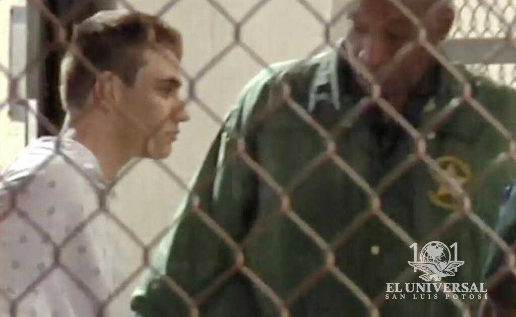 Agresor de escuela de Florida es acusado de 17 cargos de asesinato