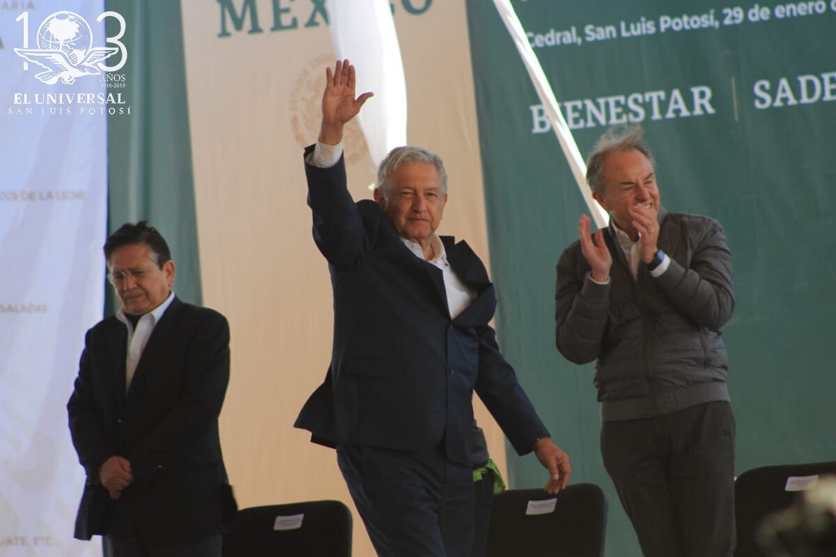 AMLO respalda trabajo de Gabino y Carreras en Cedral