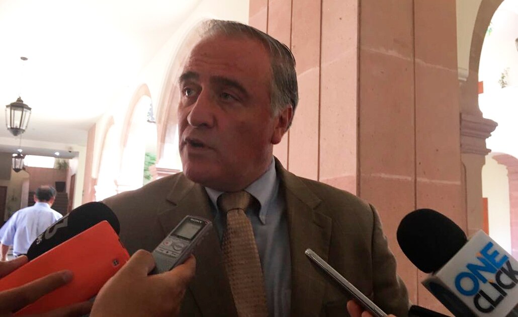 Carlos Ernesto Castellanos Ocejo, dueño de dos predios acusa al legislador Óscar Vera de ocupación irregular en uno de los terrenos | Foto: Especial