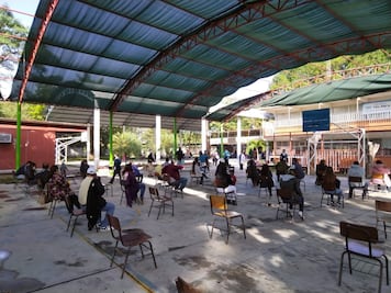 Se vacunaron 52 mil trabajadores de la educación con refuerzo antiCovid en SLP