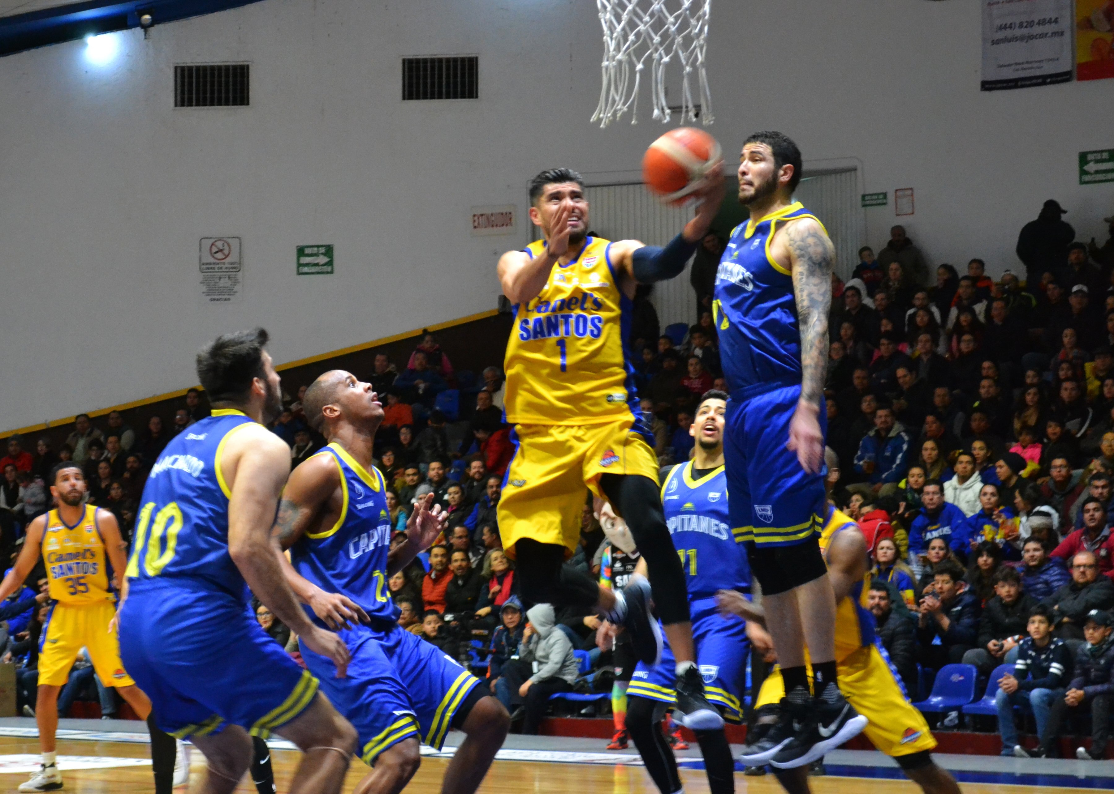 Santos vence al líder Capitanes en primer partido de la serie