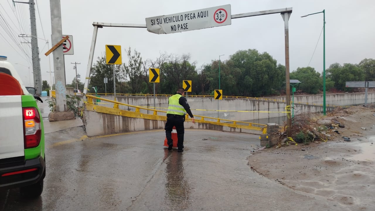 Diferentes vialidades de SLP fueron cerradas por las lluvias