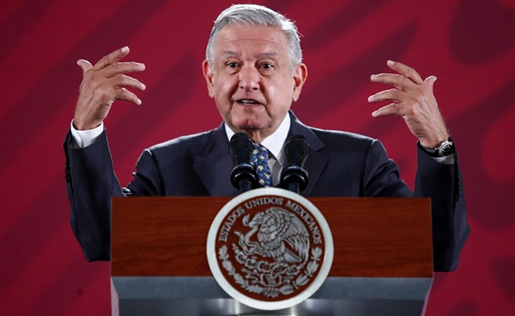 Llama AMLO farsantes, arribistas y politiqueros a PAN y MC por facturas