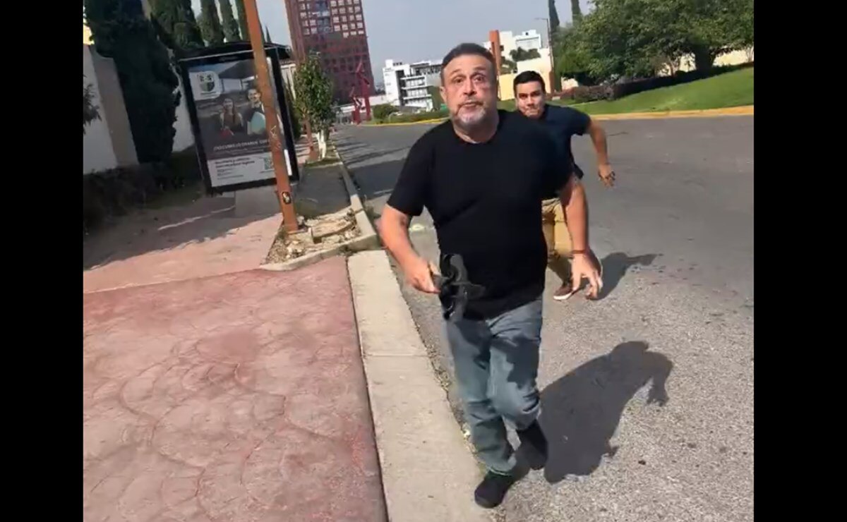 Nora “N” captó el momento en el que un sujeto los atacó luego de pedirle que estacionara correctamente su vehículo. Foto: Especial