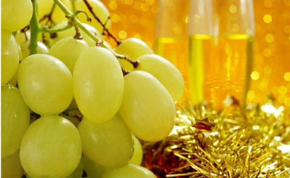 Las uvas son usadas como parte de un ritual para cumplir los propósitos en Año Nuevo. Foto: Pixabay