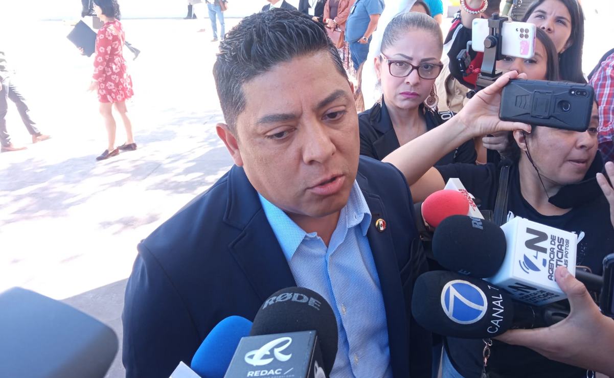 No habrá patrullas ni obra pública en municipios de SLP que no certifiquen a sus policías, advierte Gallardo 