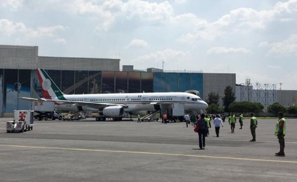 Avión presidencial presenta falla antes de viaje a Cumbre