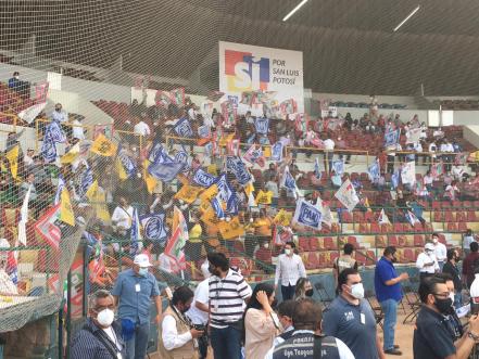 Celebran arranque de campaña de Octavio Pedroza en el estadio 20 de Noviembre