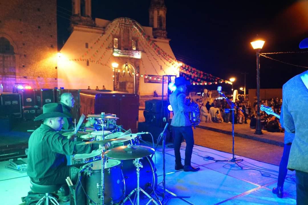 Cancelan Mega Posada donde rendirían homenaje a Los Acosta en capital de SLP. Foto: Especial