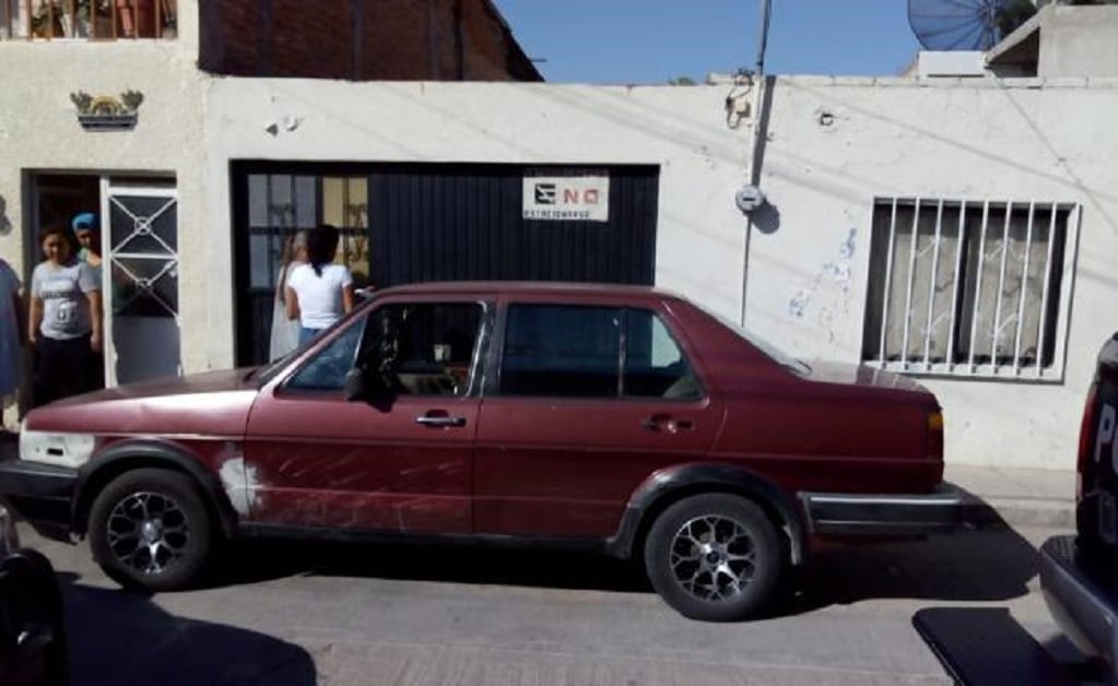 Policías municipales rescataron a Luis Fernando de la vivienda que habitaba con su progenitor y con una hermana menor de 11 años (Foto: Especial)