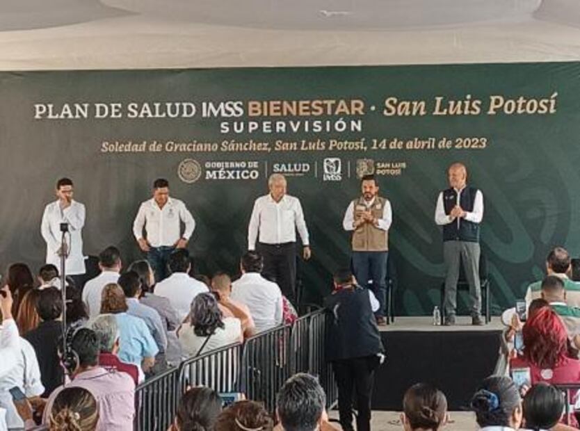 Entre protestas, AMLO encabeza entrega de Hospital General de Soledad al plan IMSS-Bienestar