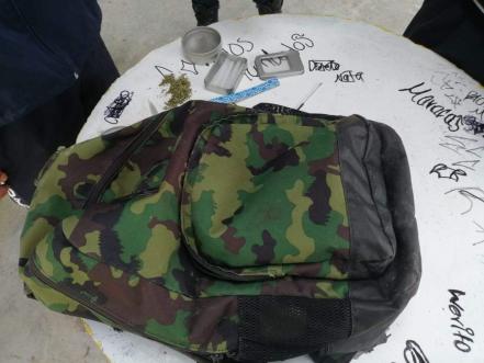 Sorprenden a estudiantes de bachillerato en SLP con granada en la mochila 