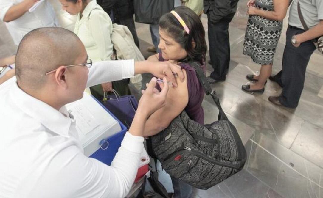 La vacunación contra la influenza comenzó el 15 de octubre, ante el predominio de cepas como AH1N1 y AH3N2. Foto: ARCHIVO EL UNIVERSAL