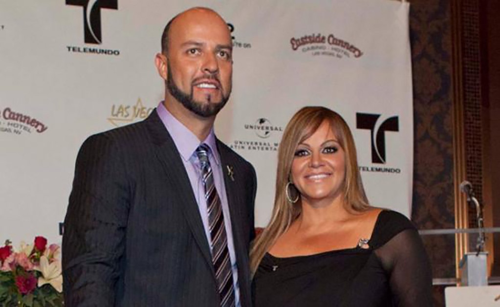 La historia de amor y escándalo de Jenni Rivera y Esteban Loaiza
