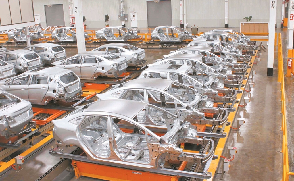 Automotrices alemanas y japonesas caen en Bolsa por aranceles de Trump a México