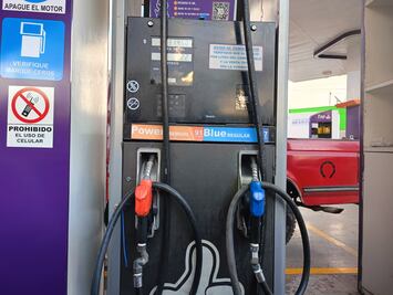Llenar el tanque ya cuesta como una despensa: la gasolina ahorca el bolsillo de familias en SLP 