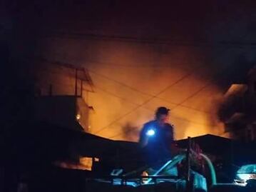 Denuncian rapiña en mercado de Tamazunchale tras incendio