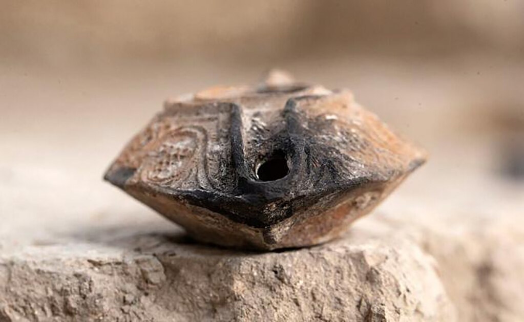 Hallan amuleto de hace unos mil años en Jerusalén