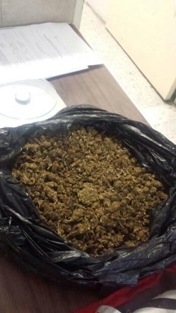 Detienen a pareja con medio kilo de marihuana 