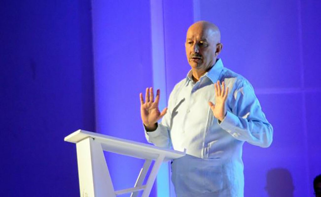 Plantea Carlos Salinas preguntas y reflexiones a electores